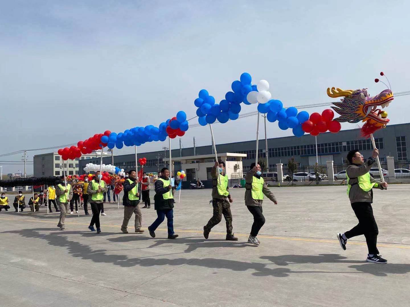 拓展活動(dòng).jpg 拓展活動(dòng).jpg